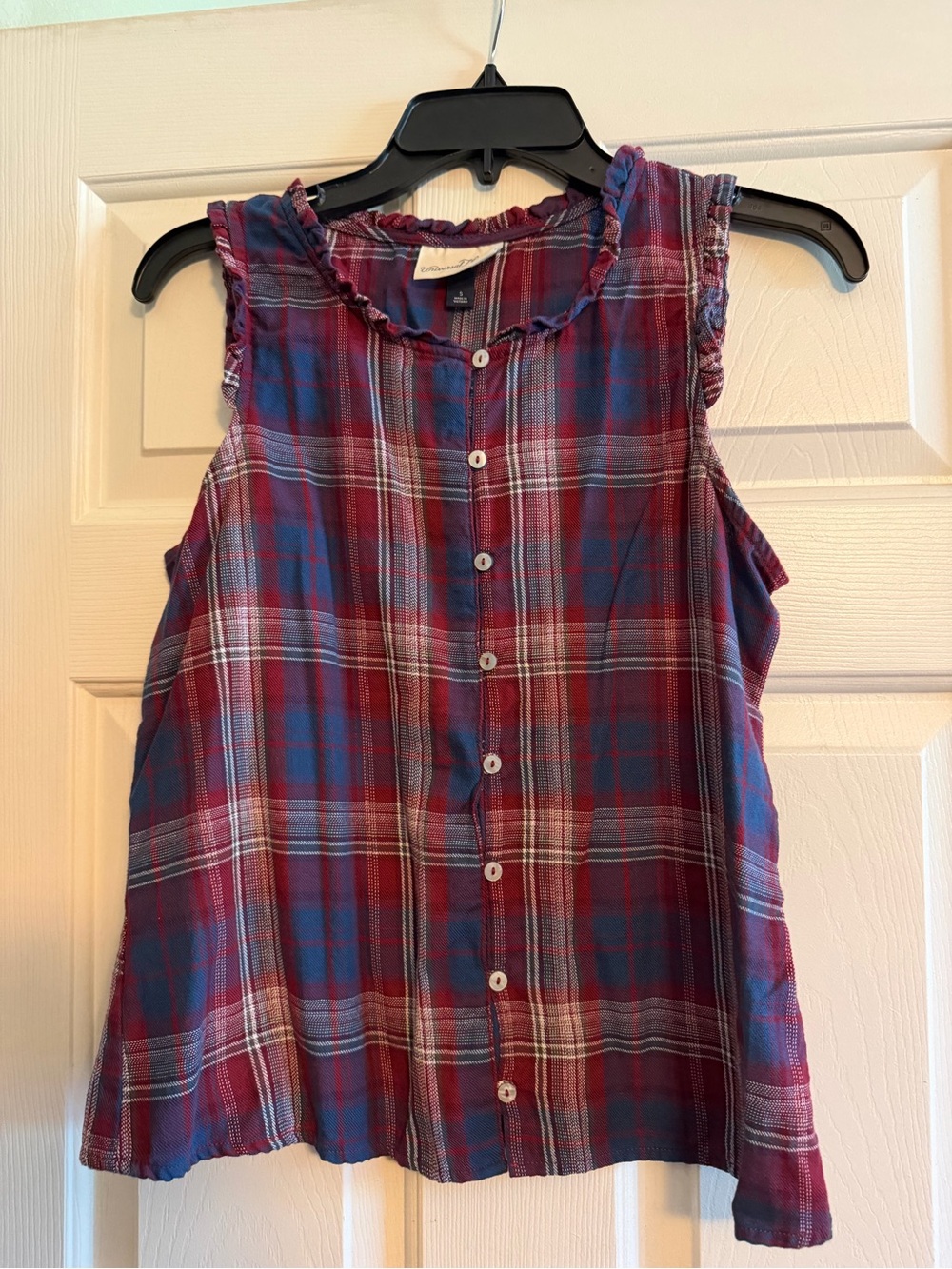 Universal Thread Blue & Burgundy Plaid Button-Front Sleeveless Top